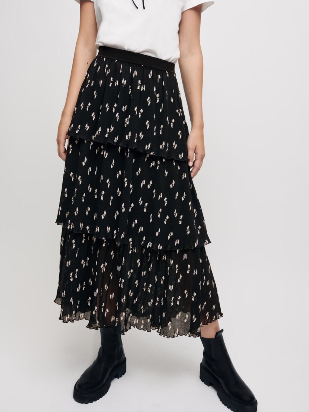 Maje pleated tiered skirt with tiny bows, size 4